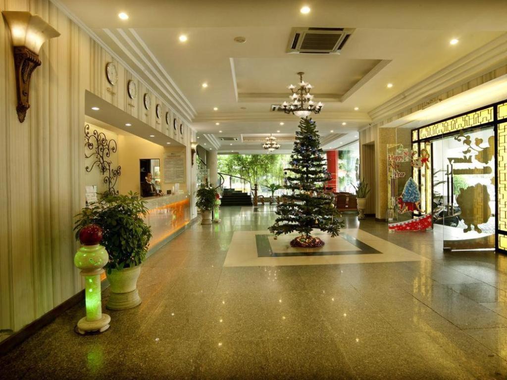Bamboo Green Central Hotel Дананг Экстерьер фото