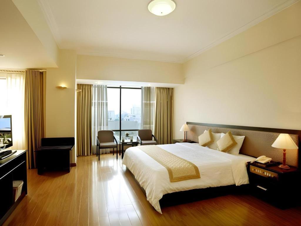 Bamboo Green Central Hotel Дананг Экстерьер фото