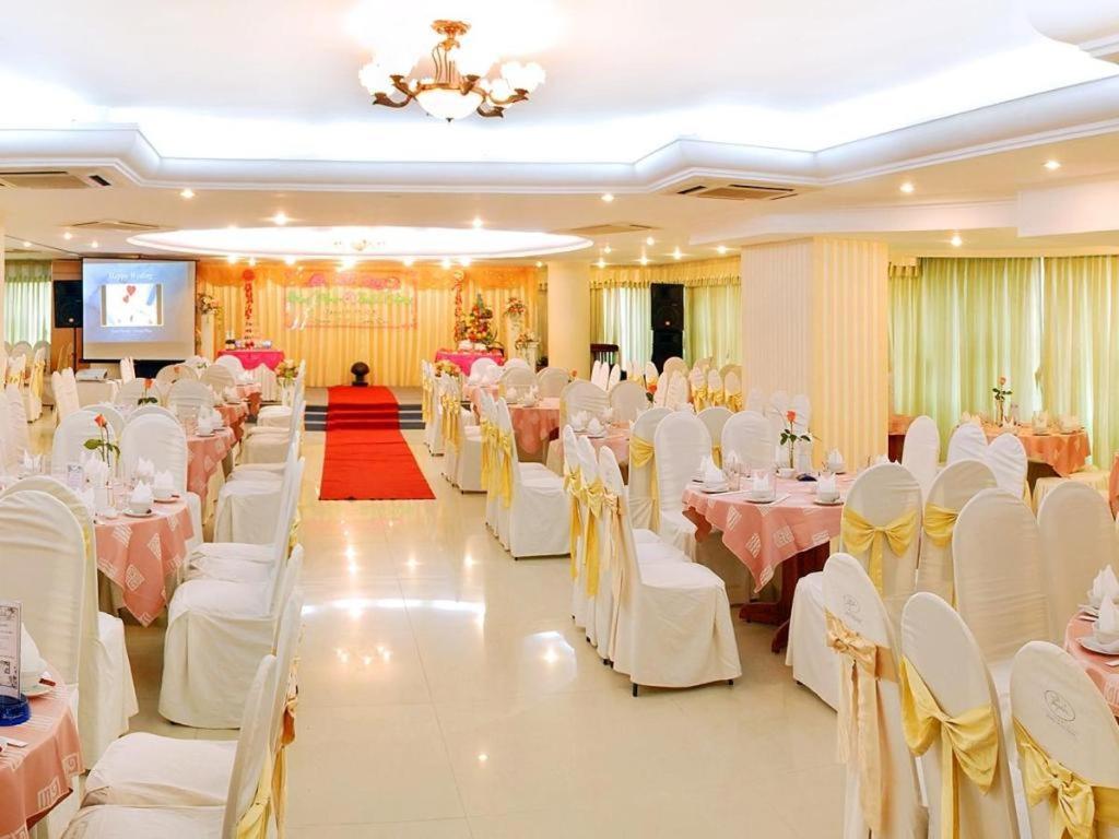 Bamboo Green Central Hotel Дананг Экстерьер фото