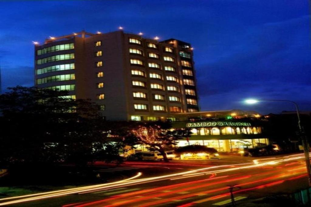 Bamboo Green Central Hotel Дананг Экстерьер фото